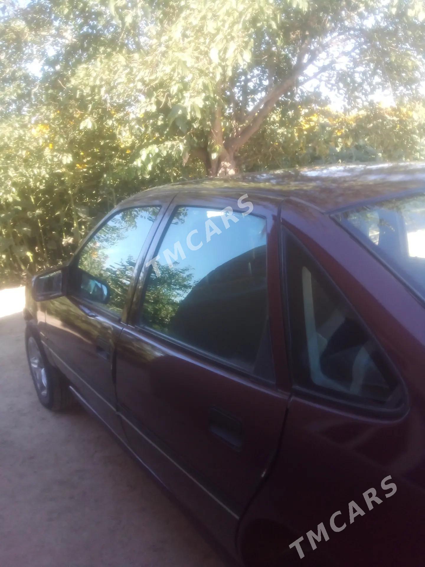 Opel Vectra 1991 - 40 000 TMT - Болдумсаз - img 2