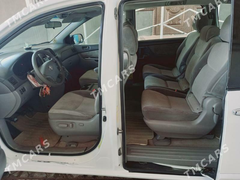 Toyota Sienna 2009 - 220 000 TMT - Теджен - img 5