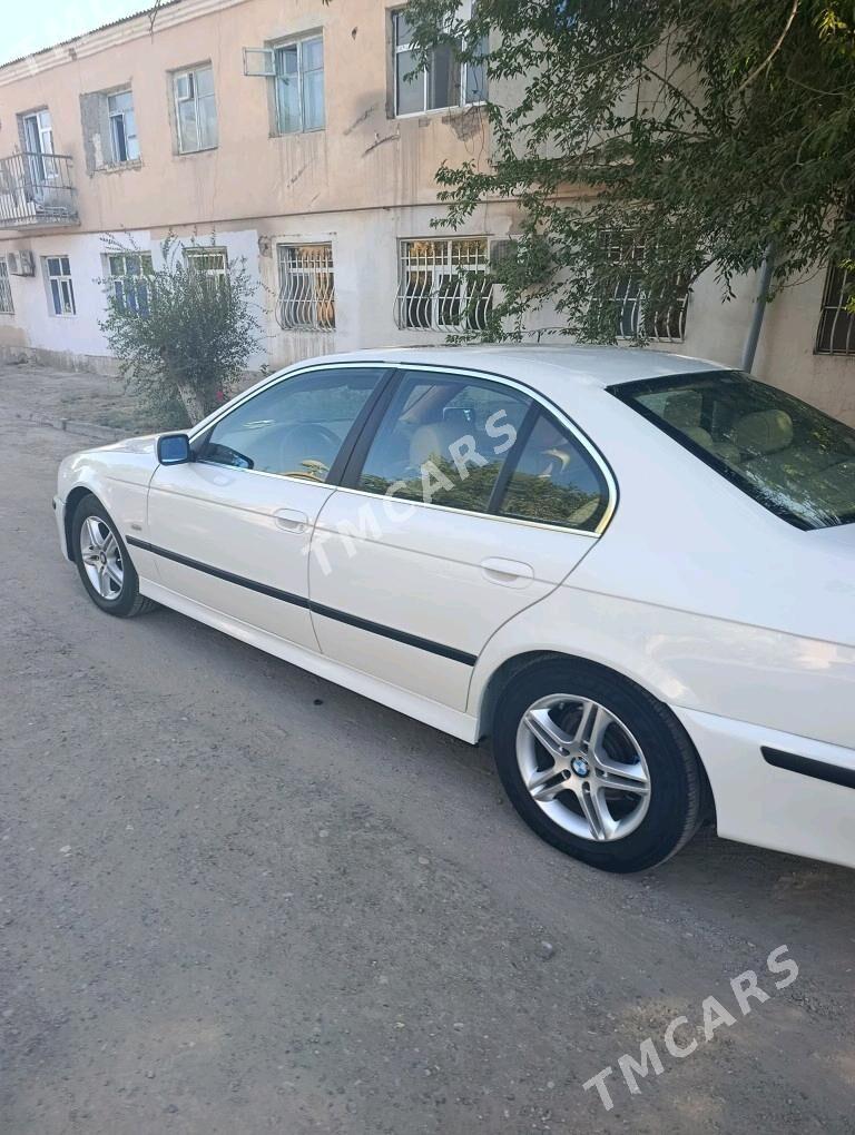 BMW 525 2002 - 118 000 TMT - Дашогуз - img 5