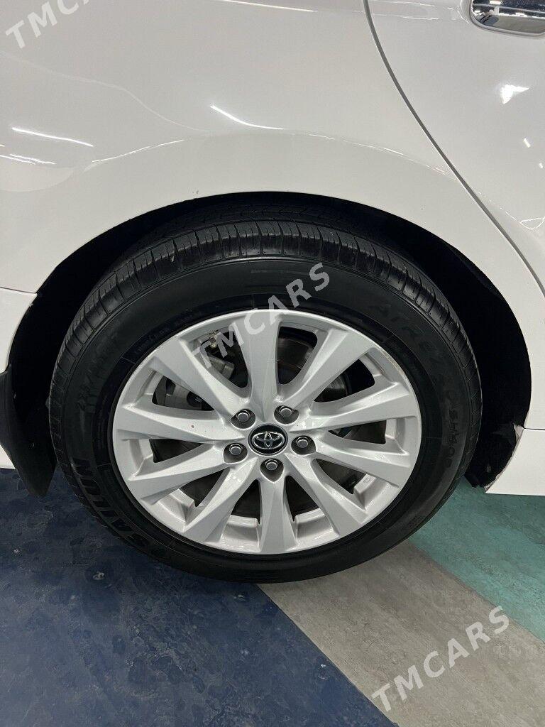Toyota Camry 2018 - 290 000 TMT - Херрикгала - img 2