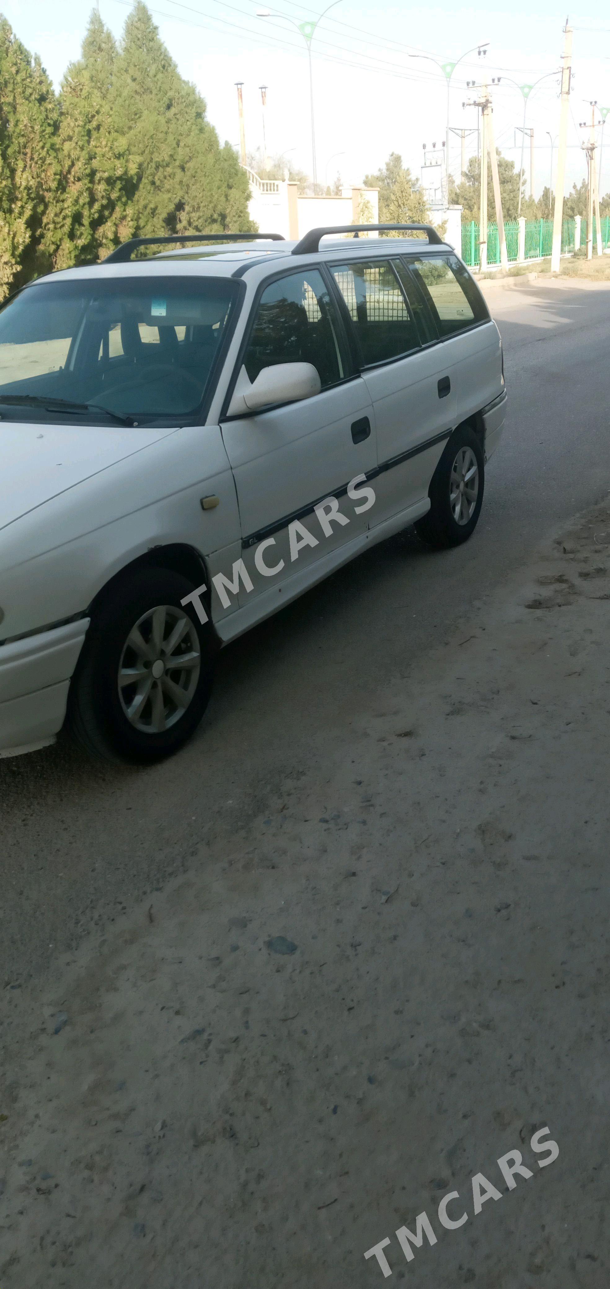Opel Astra 1995 - 43 000 TMT - Бахарден - img 4