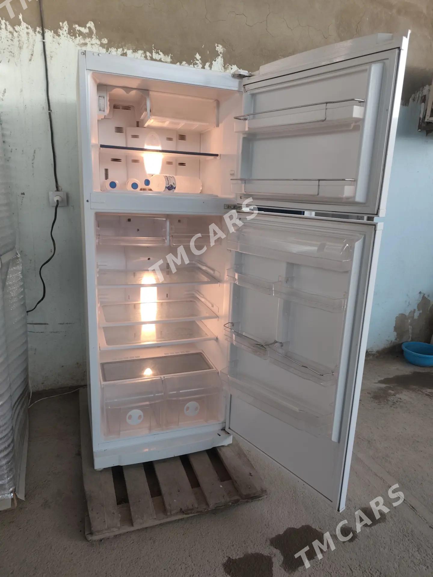 VESTEL holodilnik - Байрамали - img 5