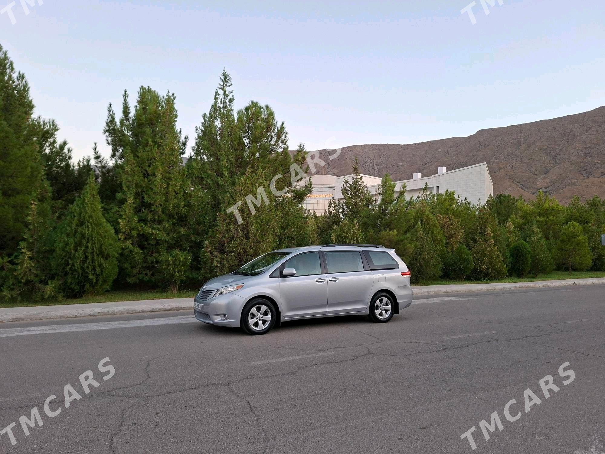 Toyota Sienna 2013 - 295 000 TMT - Bäherden - img 10