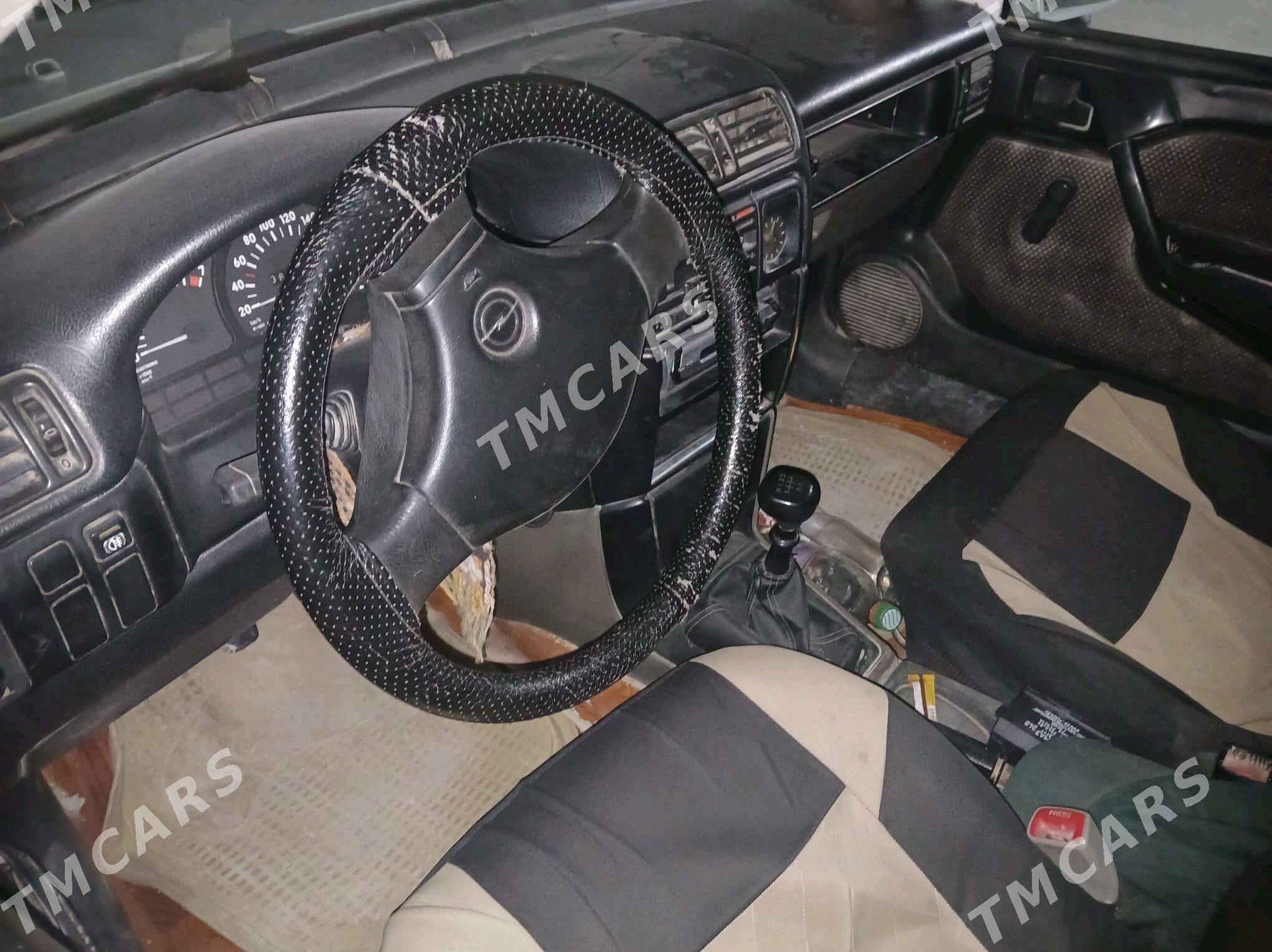 Opel Vectra 1992 - 40 000 TMT - Бахарден - img 2
