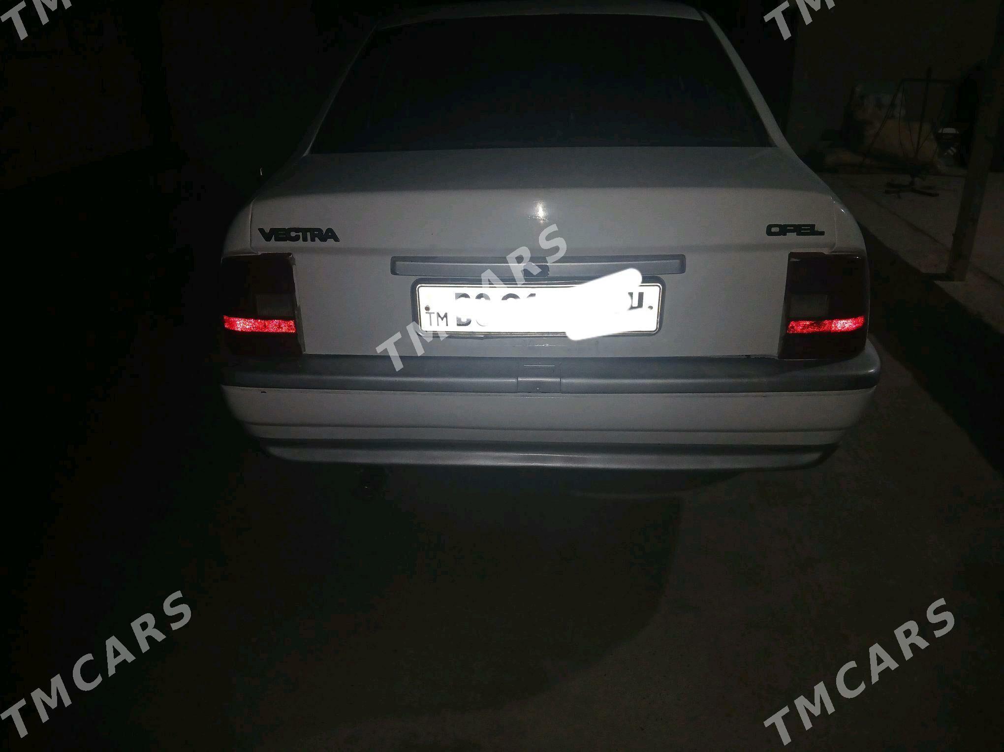 Opel Vectra 1992 - 40 000 TMT - Бахарден - img 3
