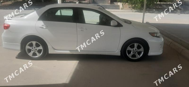Toyota Corolla 2011 - 165 000 TMT - Кëши - img 3
