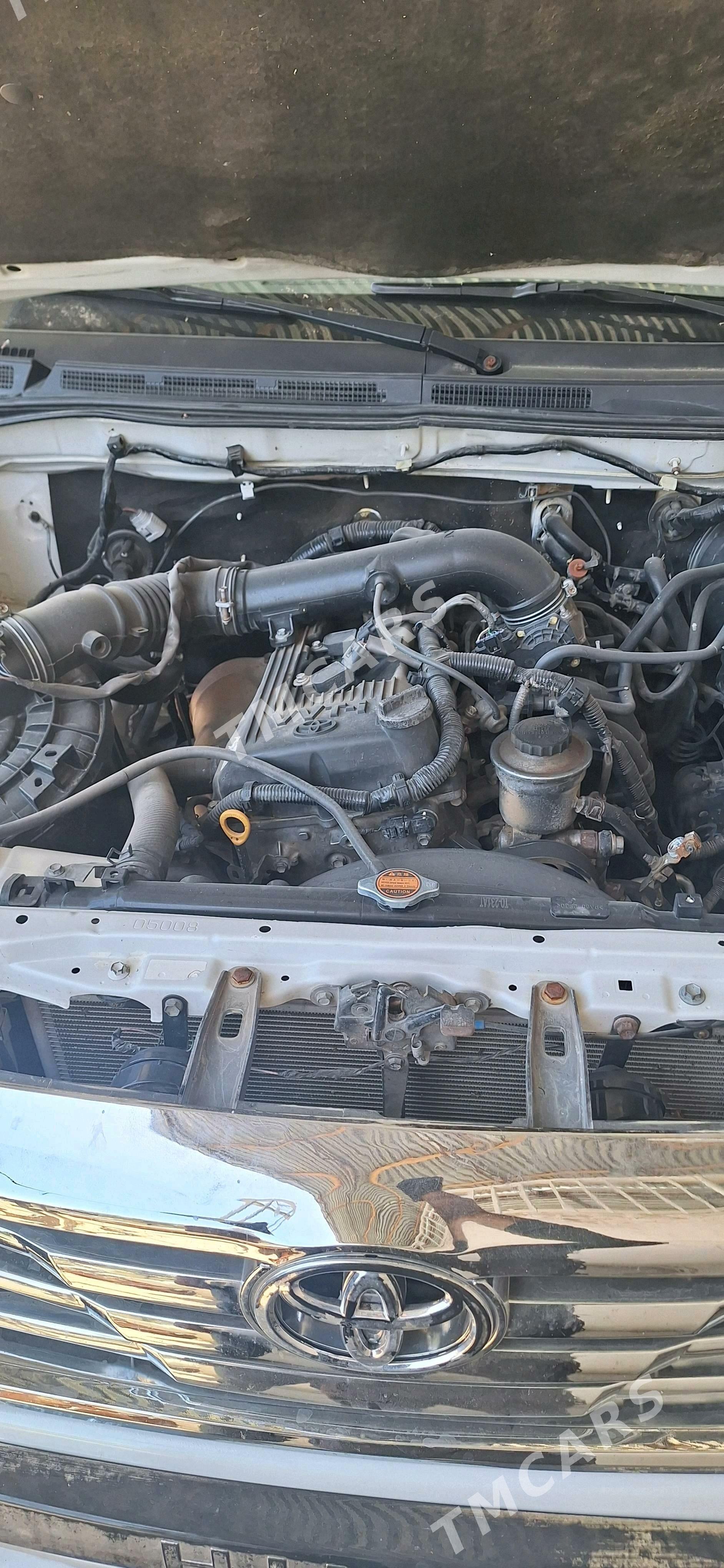 Toyota Hilux 2013 - 300 000 TMT - Кака - img 5