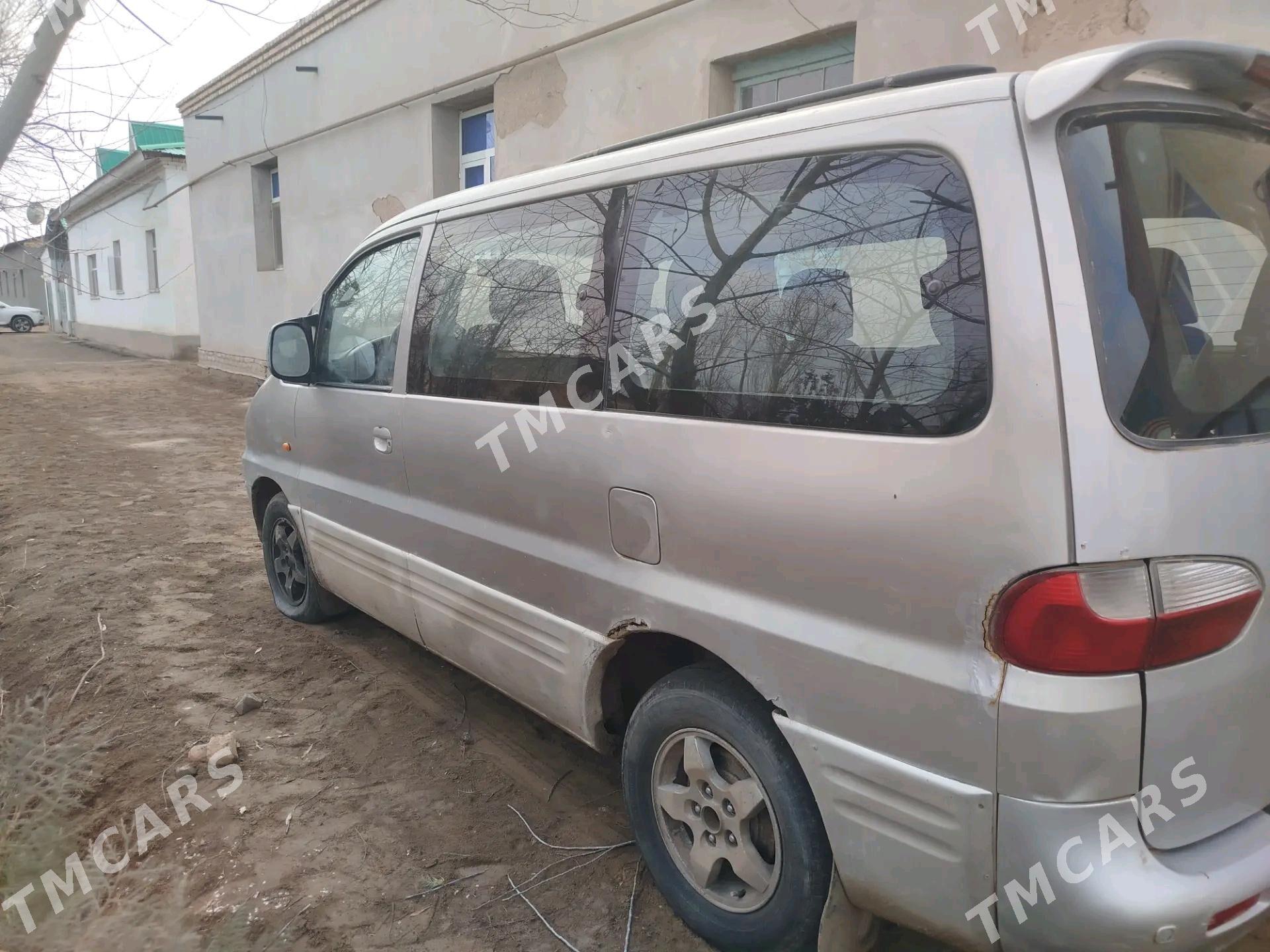 Hyundai Staria 2000 - 50 000 TMT - Köneürgenç - img 4