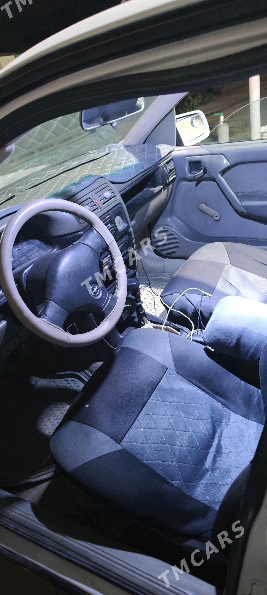 Opel Vectra 1989 - 36 000 TMT - Мургап - img 7