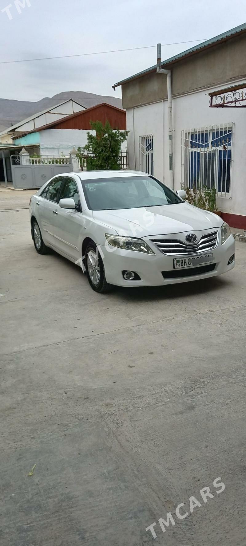 Toyota Camry 2011 - 160 000 TMT - Балканабат - img 2