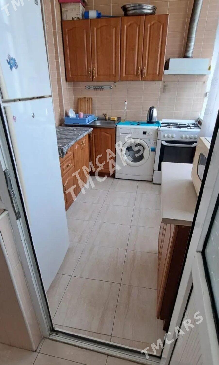 (2381)-MIR1 YUNUS EMRE BAZARYŇ ÝANY 2-KOMNAT 65-KW - Мир 1 - img 5