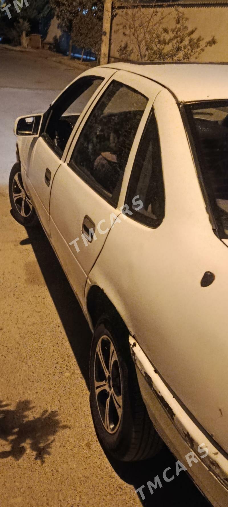 Opel Vectra 1990 - 18 500 TMT - Büzmeýin - img 2