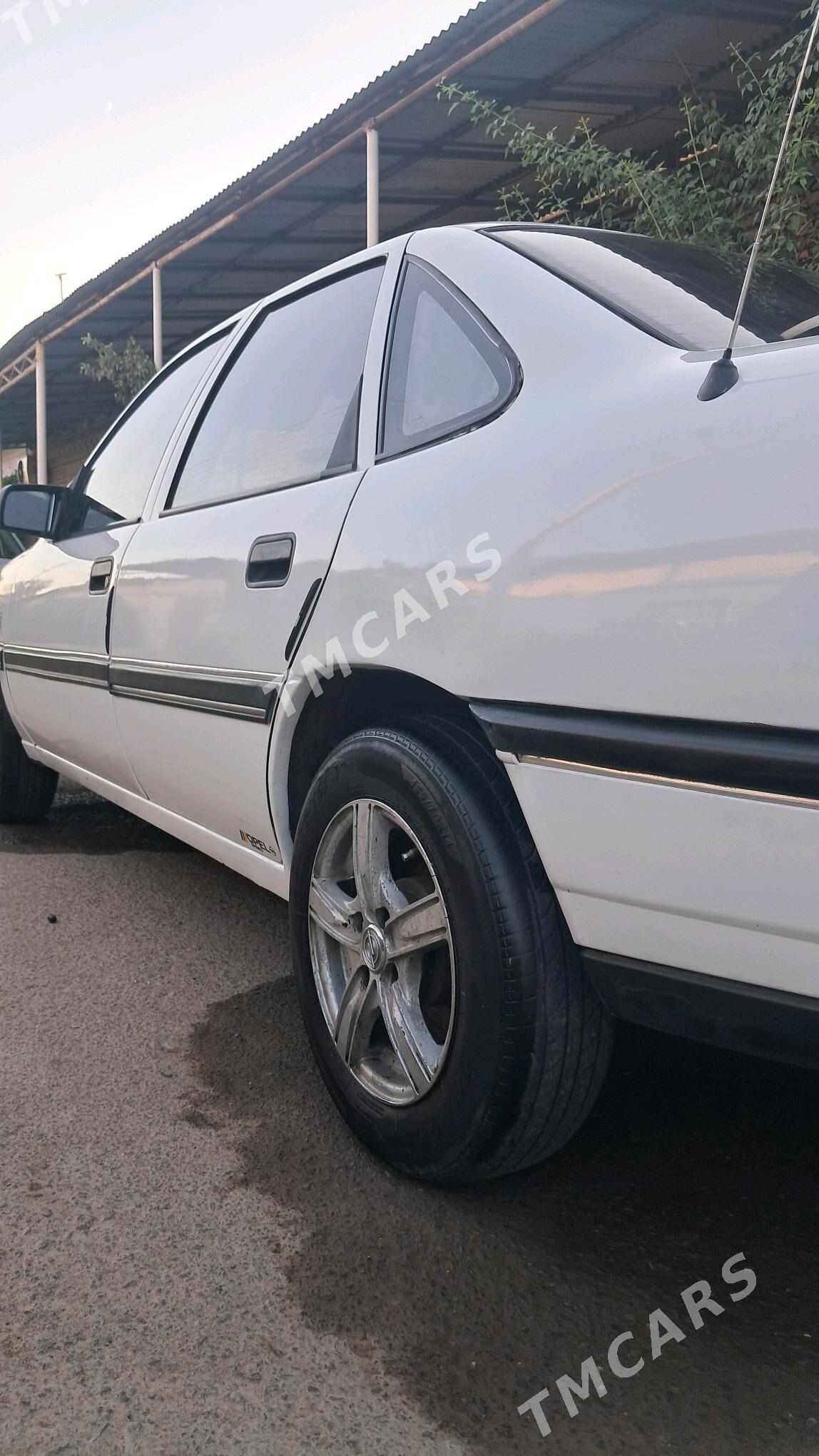 Opel Vectra 1991 - 30 000 TMT - Дашогуз - img 3