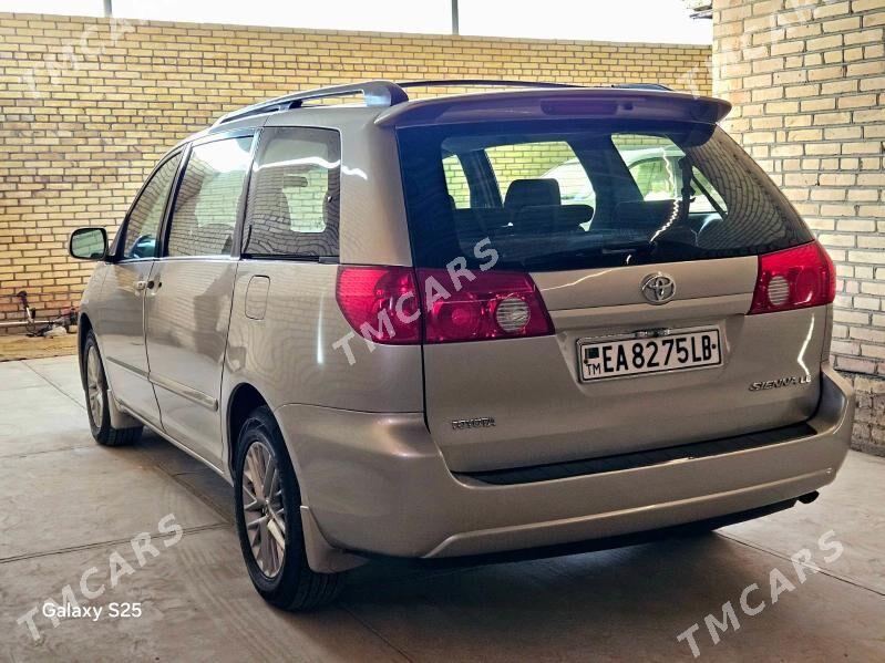 Toyota Sienna 2006 - 250 000 TMT - Ходжамбаз - img 2