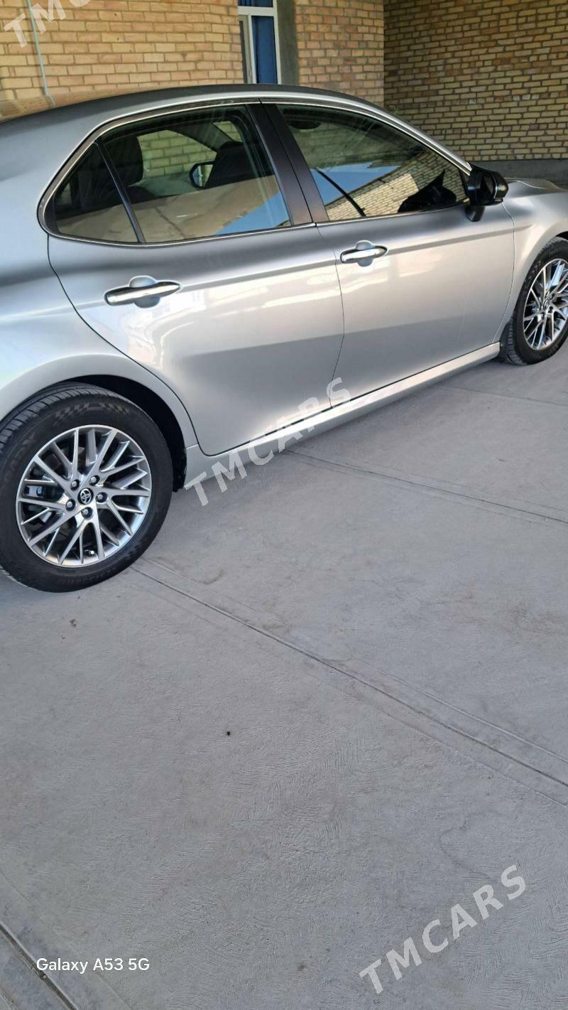 Toyota Camry 2018 - 295 000 TMT - Dänew - img 3