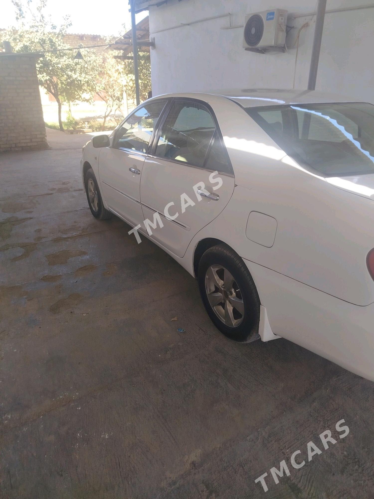 Toyota Camry 2004 - 135 000 TMT - Бабадайхан - img 4