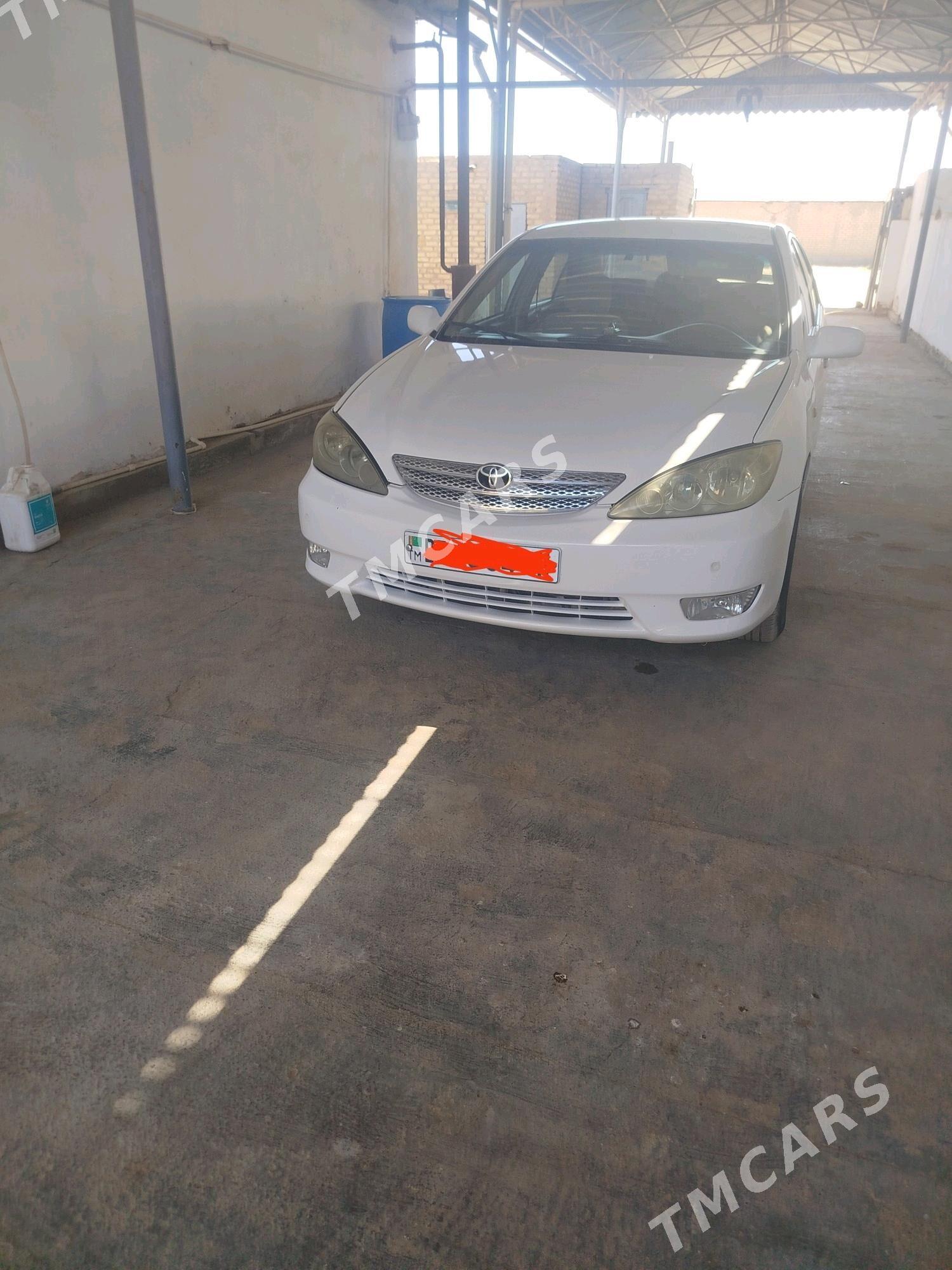 Toyota Camry 2004 - 135 000 TMT - Бабадайхан - img 3