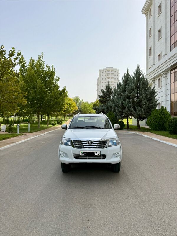 Toyota Hilux 2011 - 215 000 TMT - Ашхабад - img 3