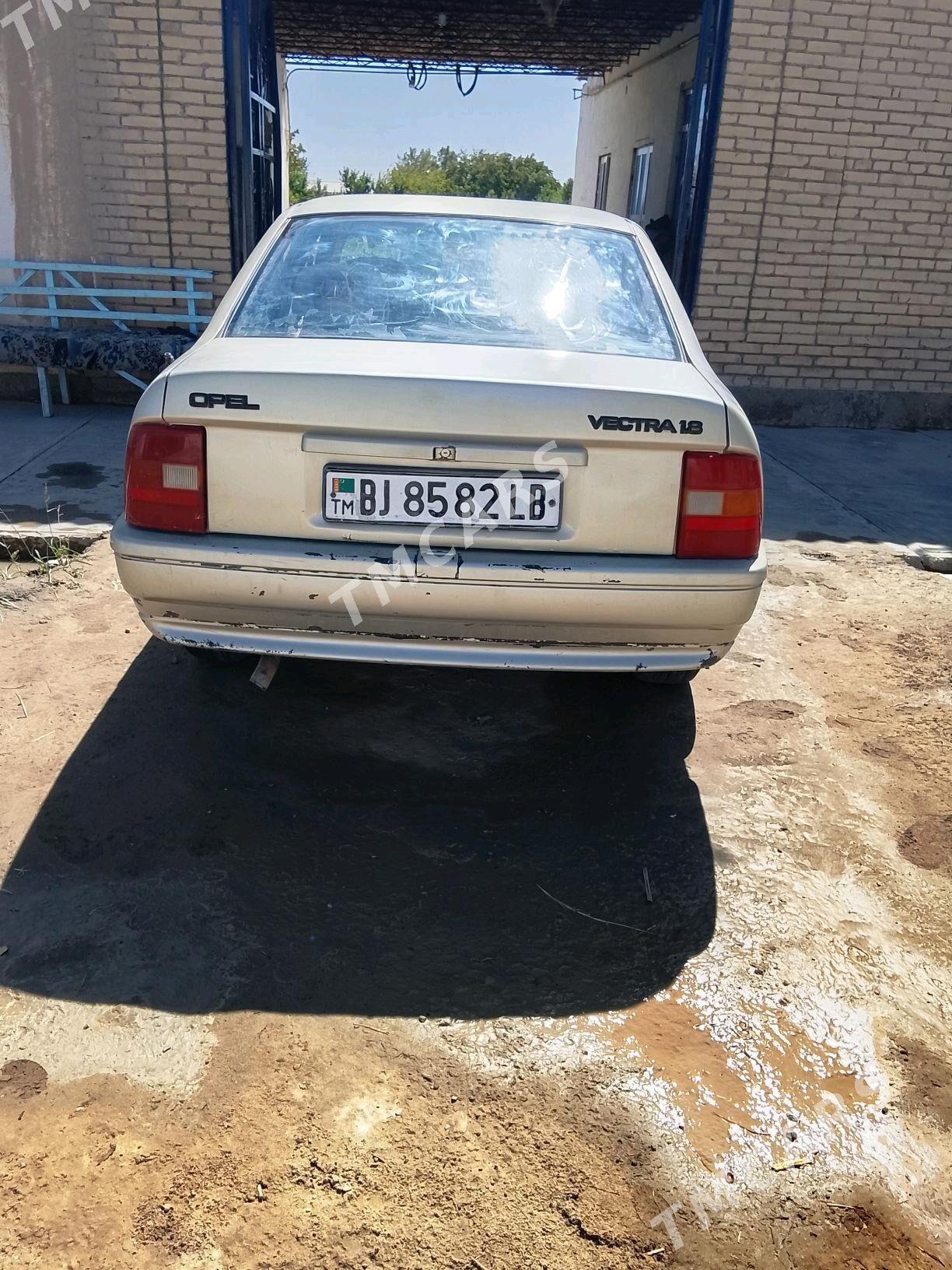 Opel Vectra 1992 - 22 000 TMT - Фарап - img 2