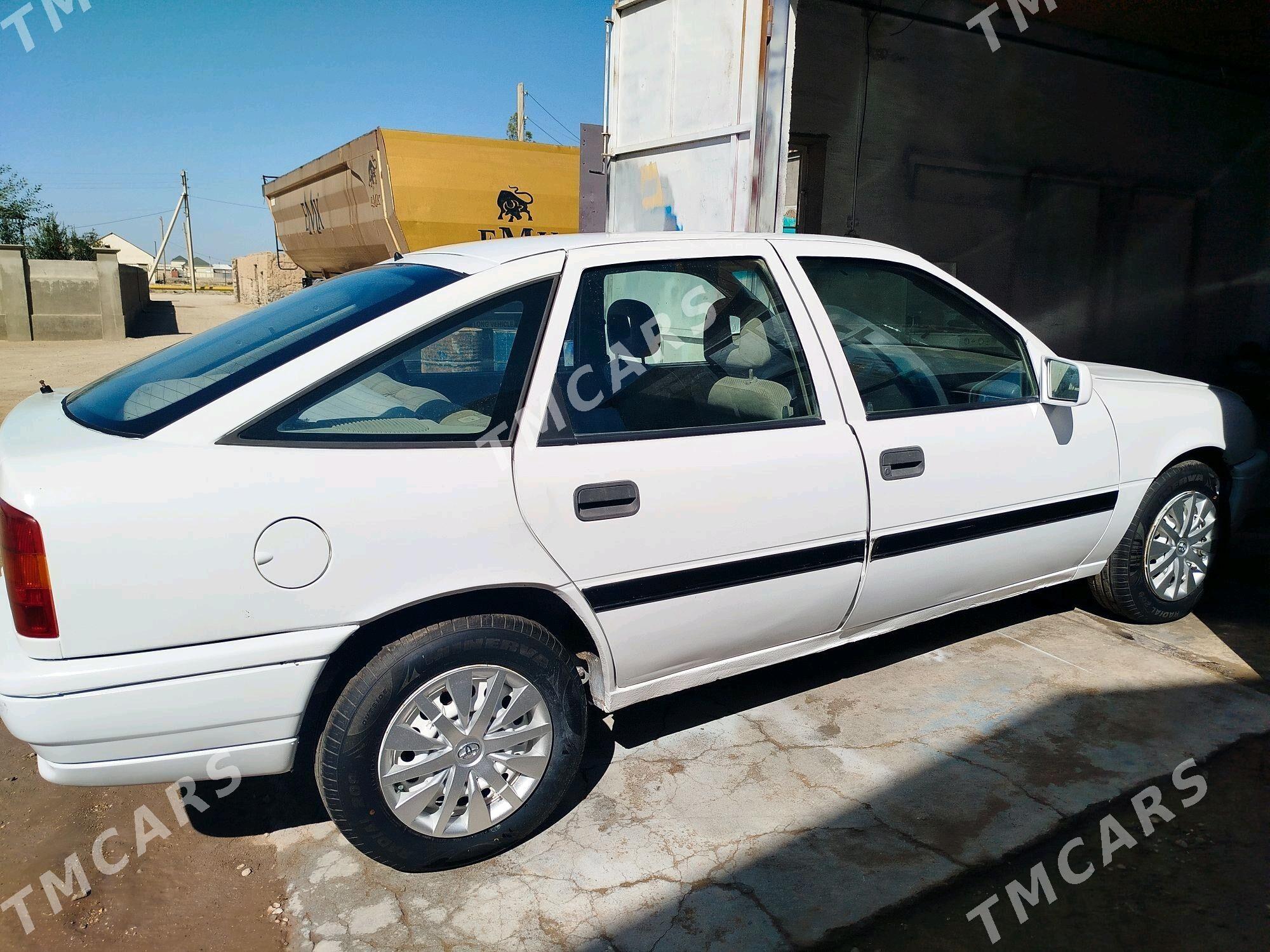 Opel Vectra 1992 - 18 000 TMT - Гумдаг - img 2