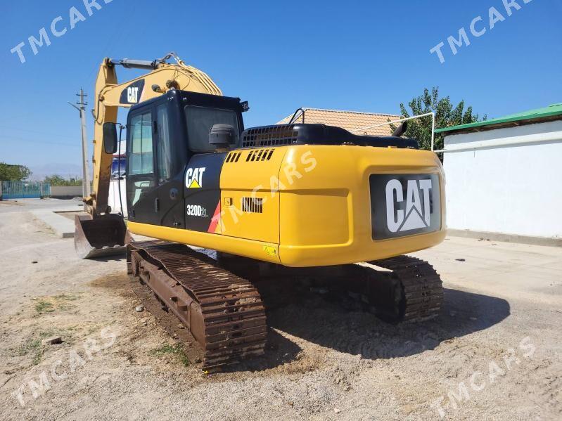 Caterpillar Excavator 2014 - 1 500 000 TMT - Aşgabat - img 2