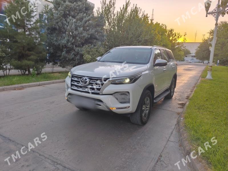 Toyota Fortuner 2022 - 560 000 TMT - Мары - img 5