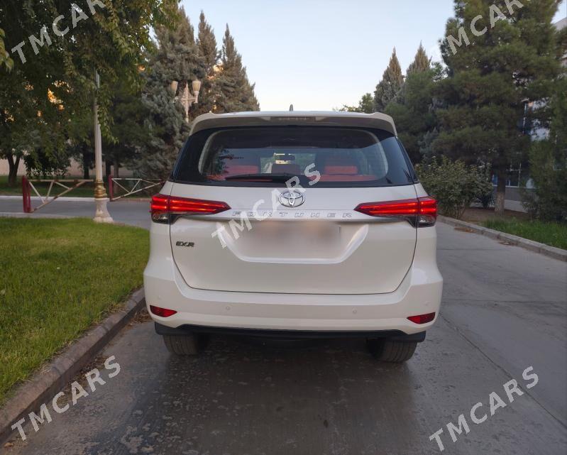 Toyota Fortuner 2022 - 560 000 TMT - Мары - img 8