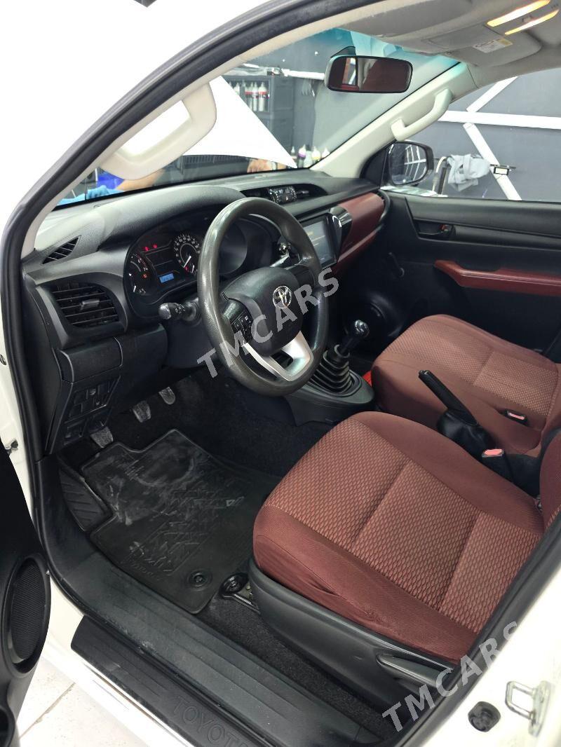 Toyota Hilux 2020 - 460 000 TMT - Ашхабад - img 8