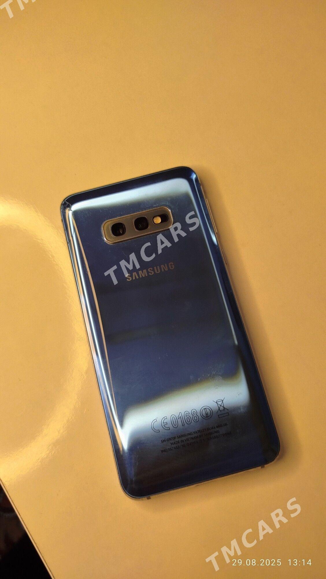 Samsung S10e  6/128 - Мары - img 4