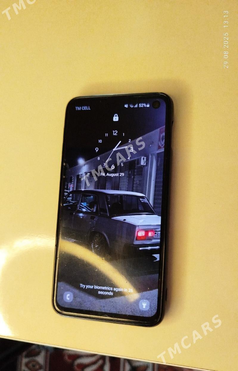 Samsung S10e  6/128 - Мары - img 3