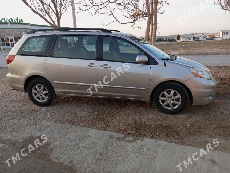 Toyota Sienna 2009 - 200 000 TMT - Берекет - img 4