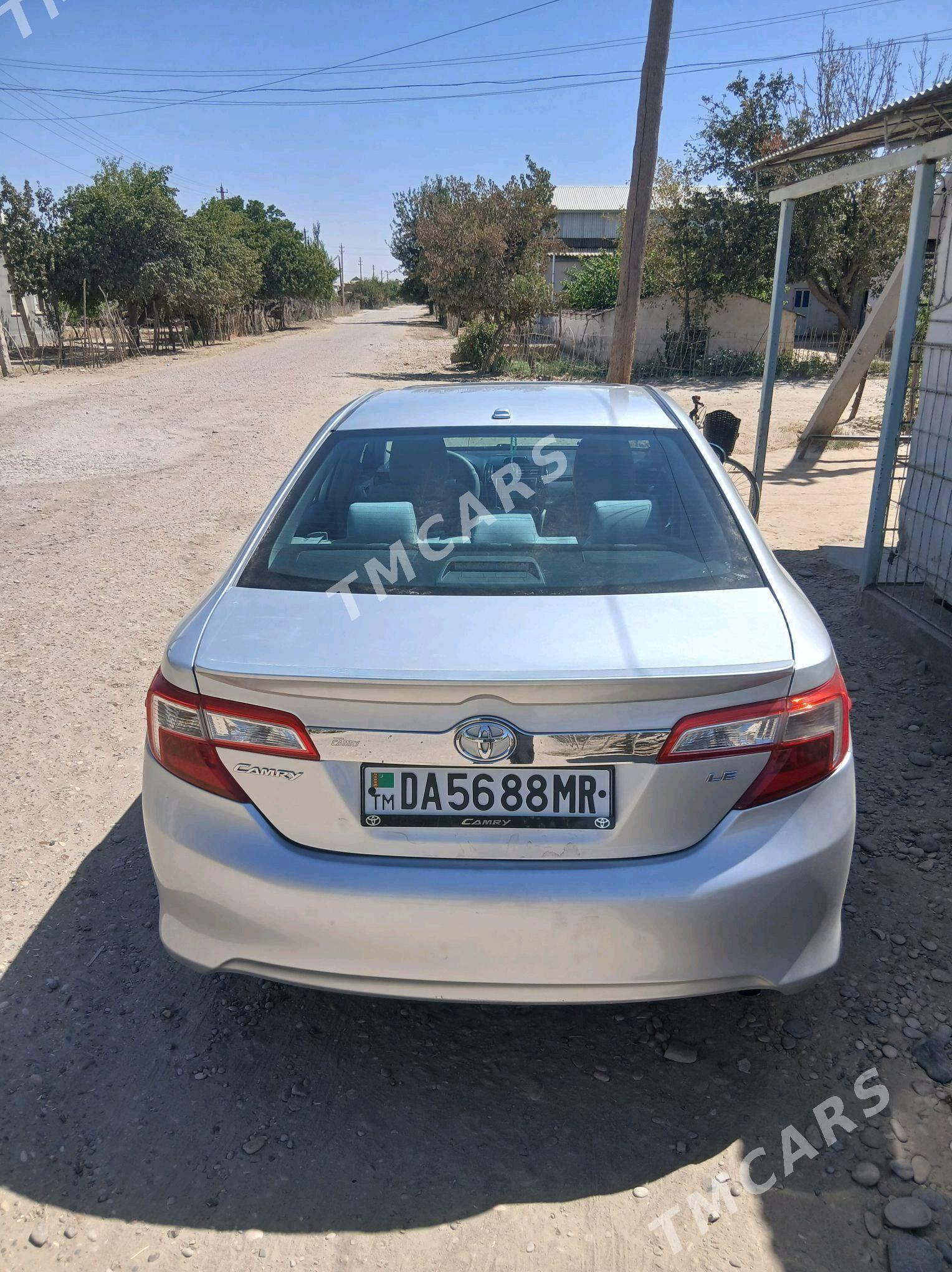 Toyota Camry 2012 - 200 000 TMT - Тагтабазар - img 11