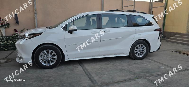 Toyota Sienna 2022 - 499 000 TMT - Ашхабад - img 2