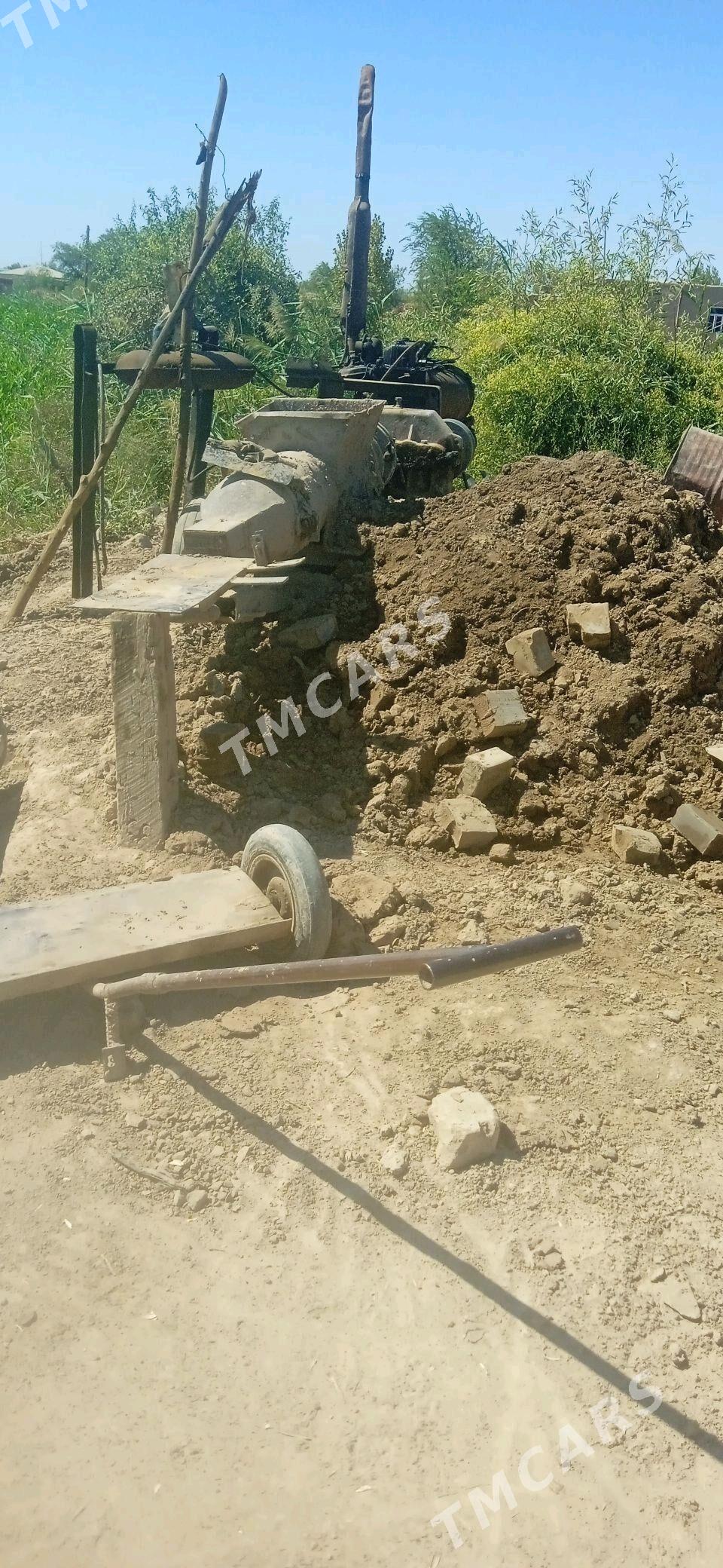 MTZ T-28 1980 - 8 000 TMT - Gurbansoltan Eje - img 2