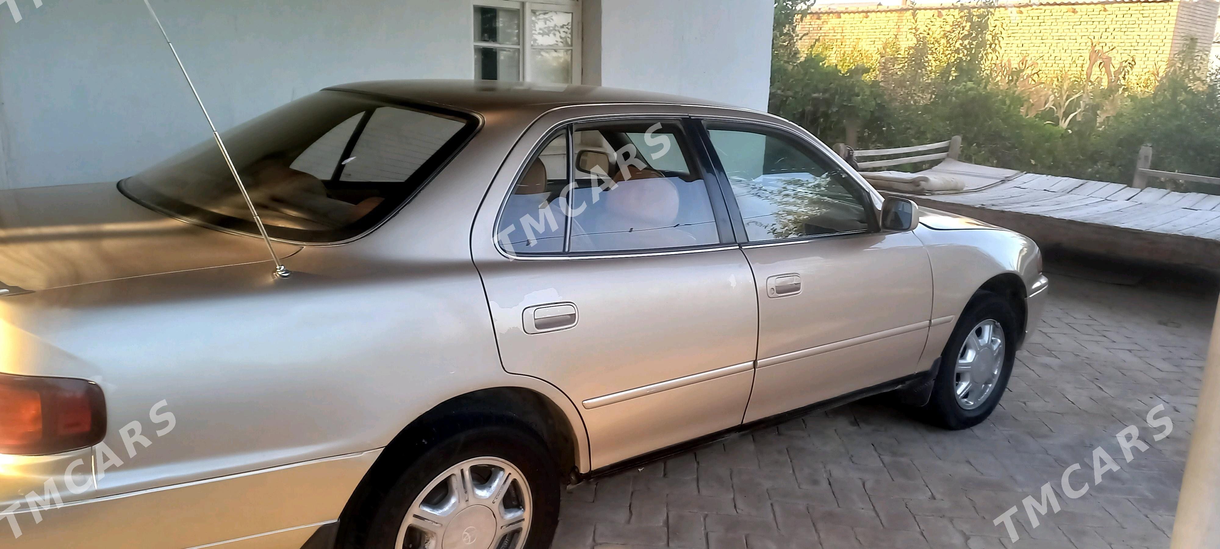 Toyota Camry 1995 - 95 000 TMT - Ýolöten - img 2