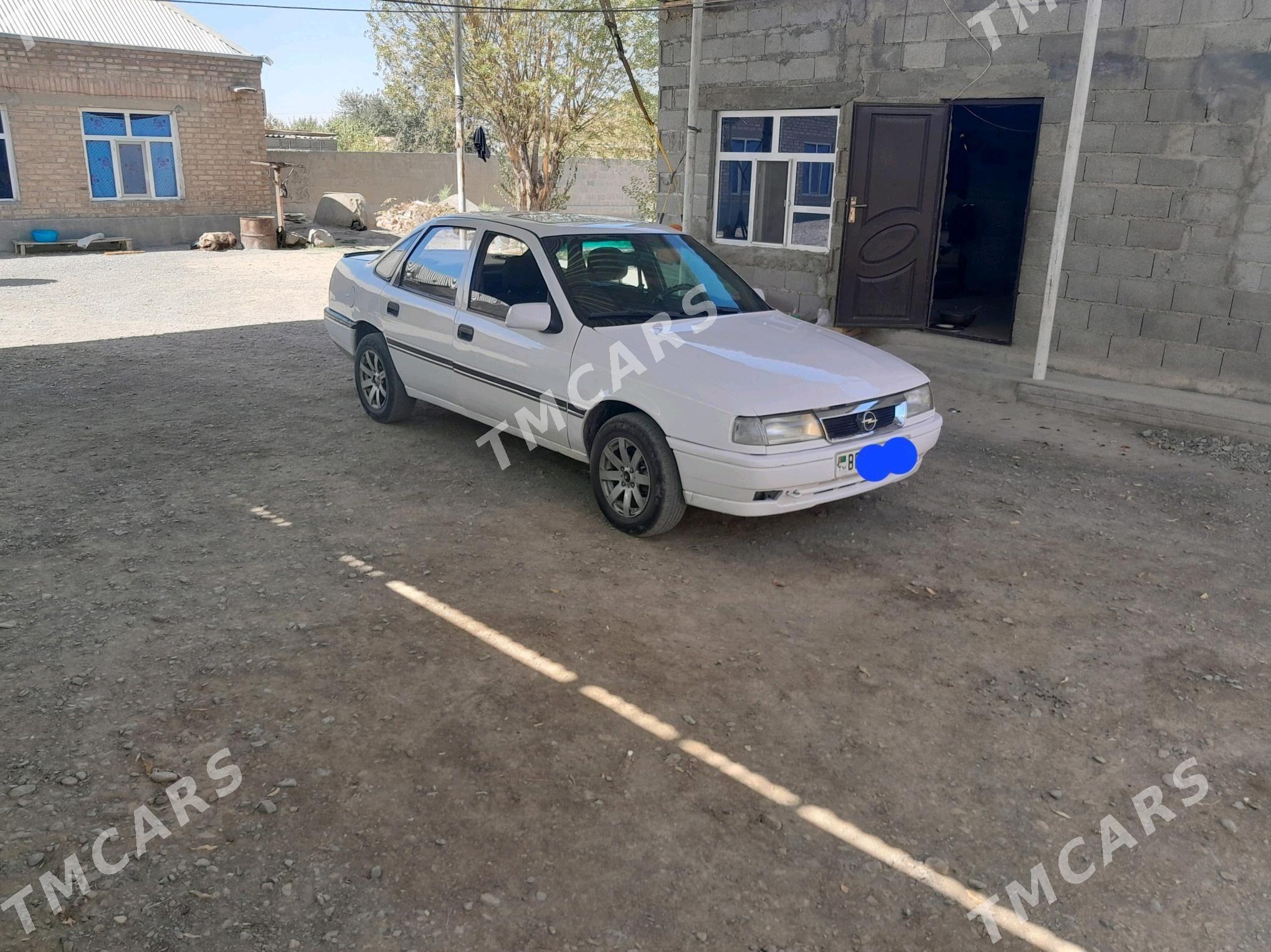Opel Vectra 1990 - 32 000 TMT - Бахарден - img 2
