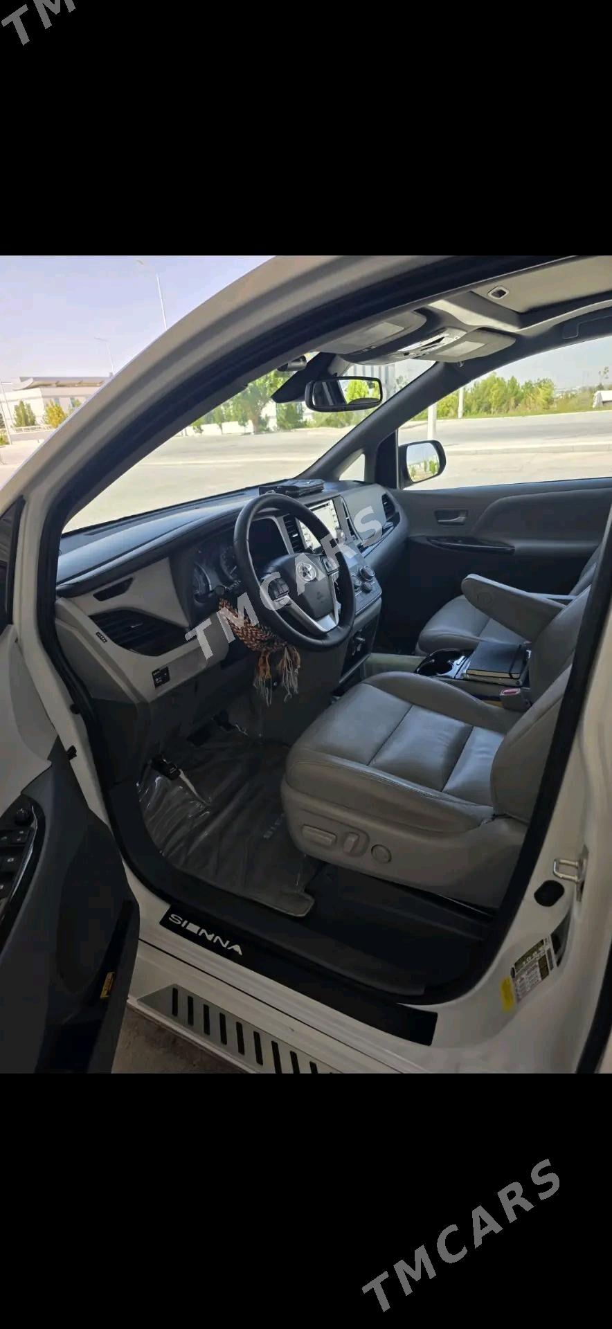 Toyota Sienna 2019 - 520 000 TMT - Aşgabat - img 5