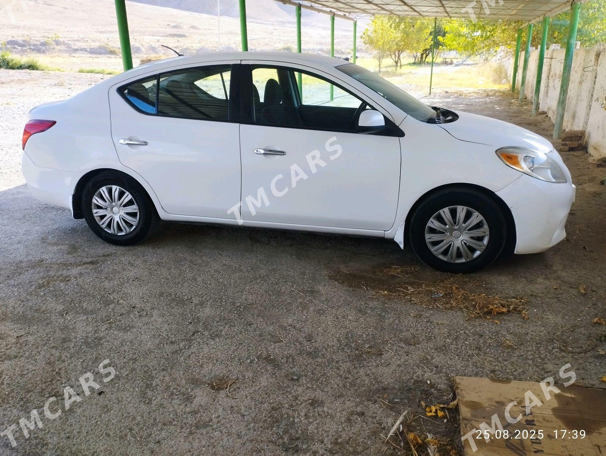 Nissan Versa 2012 - 100 000 TMT - Бахарден - img 4
