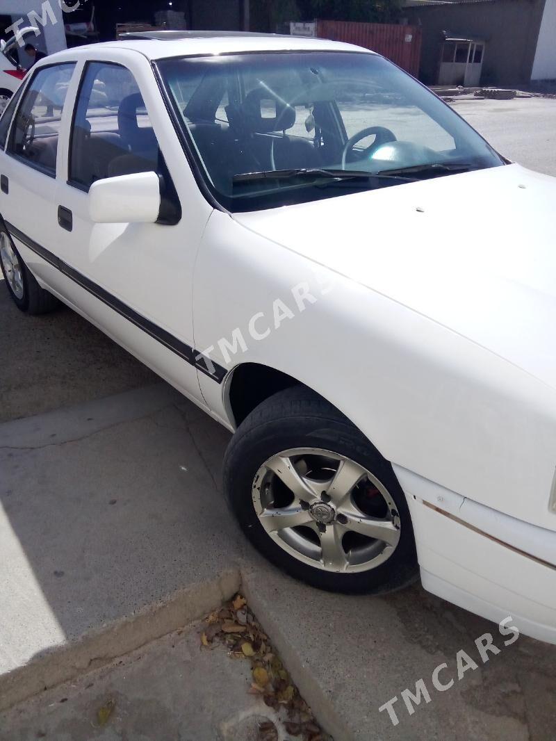Opel Vectra 1989 - 40 000 TMT - Bäherden - img 2