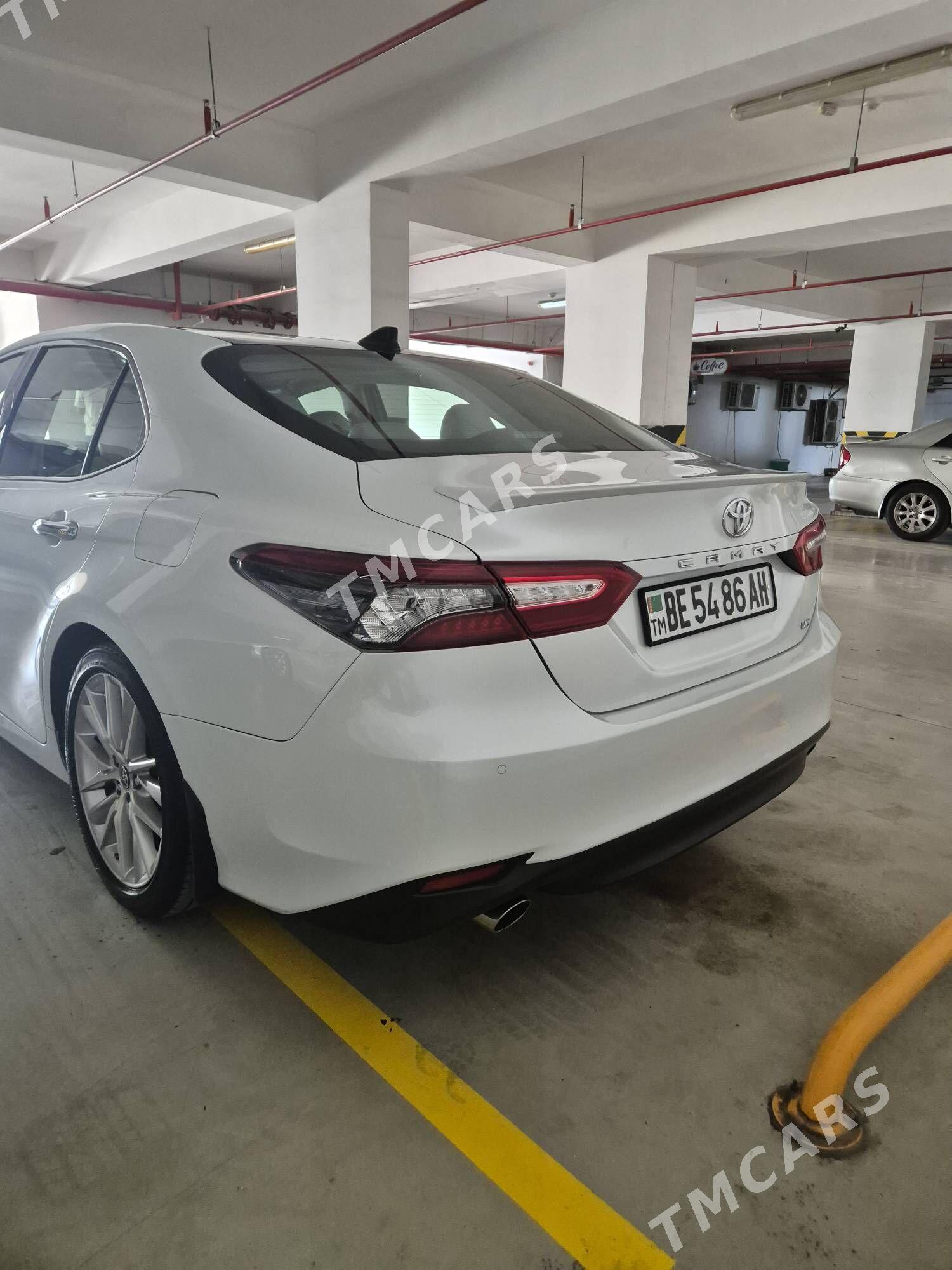 Toyota Camry 2021 - 470 000 TMT - Aşgabat - img 4