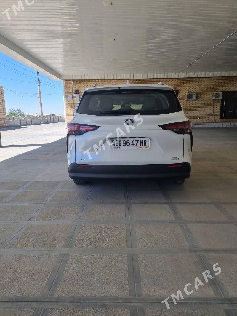 Toyota Sienna 2021 - 520 000 TMT - Sakarçäge - img 2