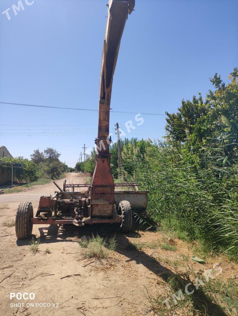 MTZ T-28 1999 - 50 000 TMT - Дянев - img 1