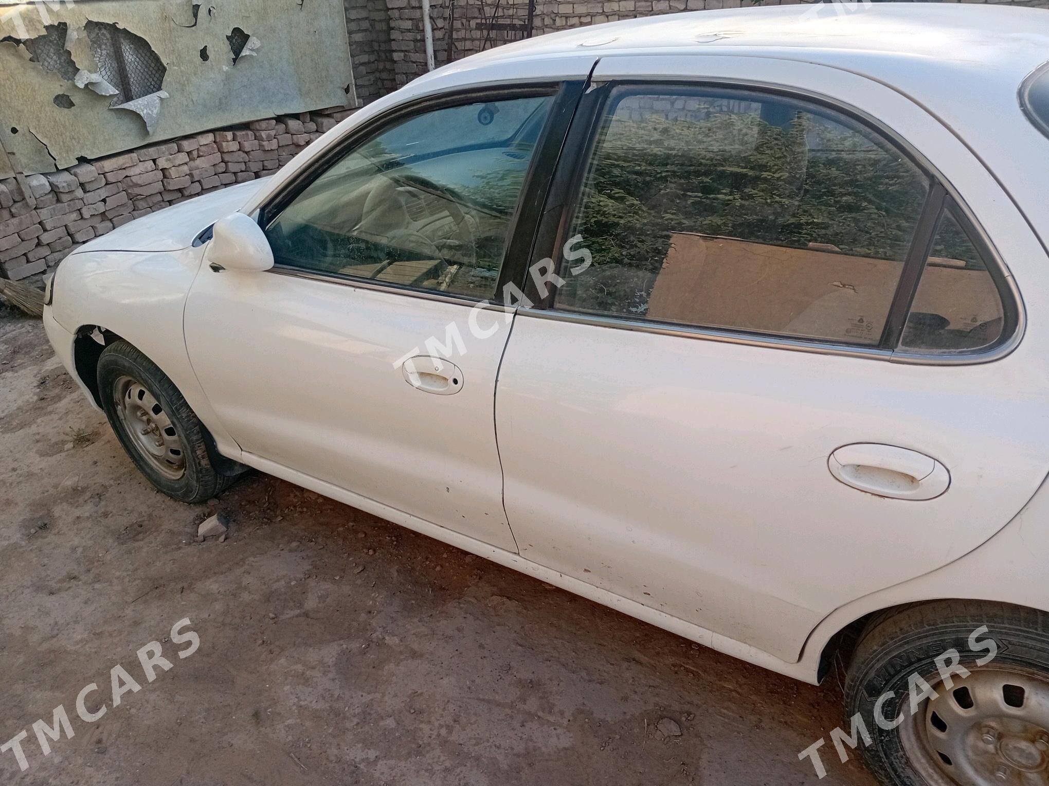 Hyundai Elantra 1996 - 12 000 TMT - Теджен - img 4