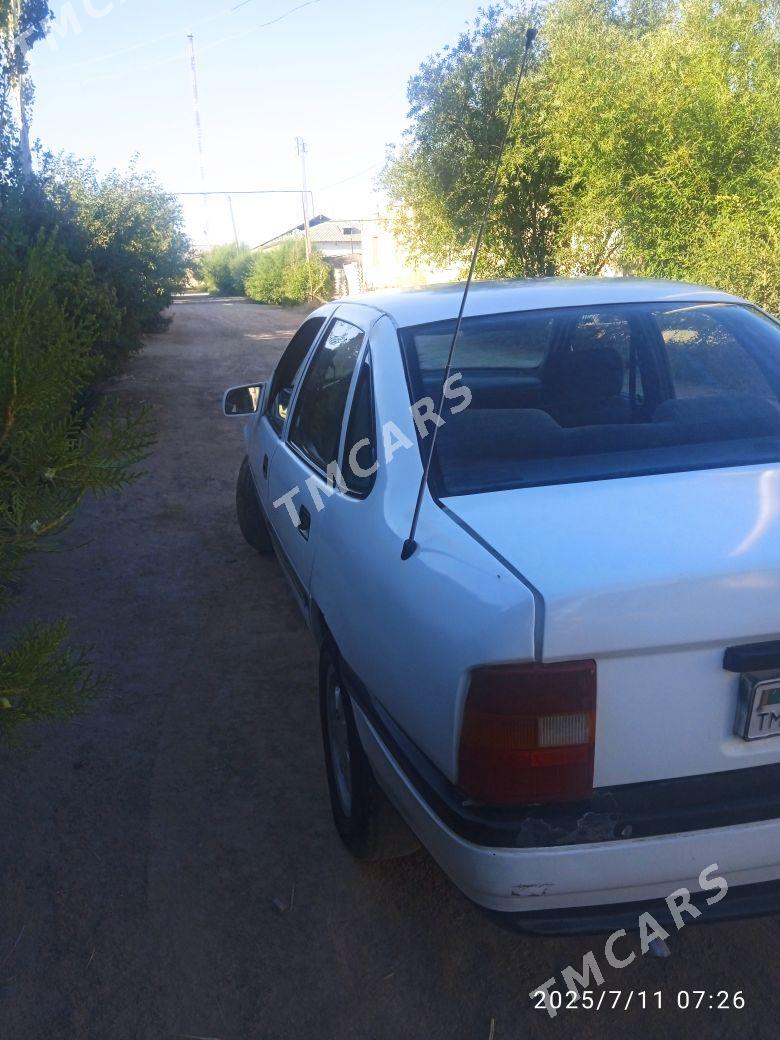Opel Vectra 1991 - 30 000 TMT - Болдумсаз - img 2