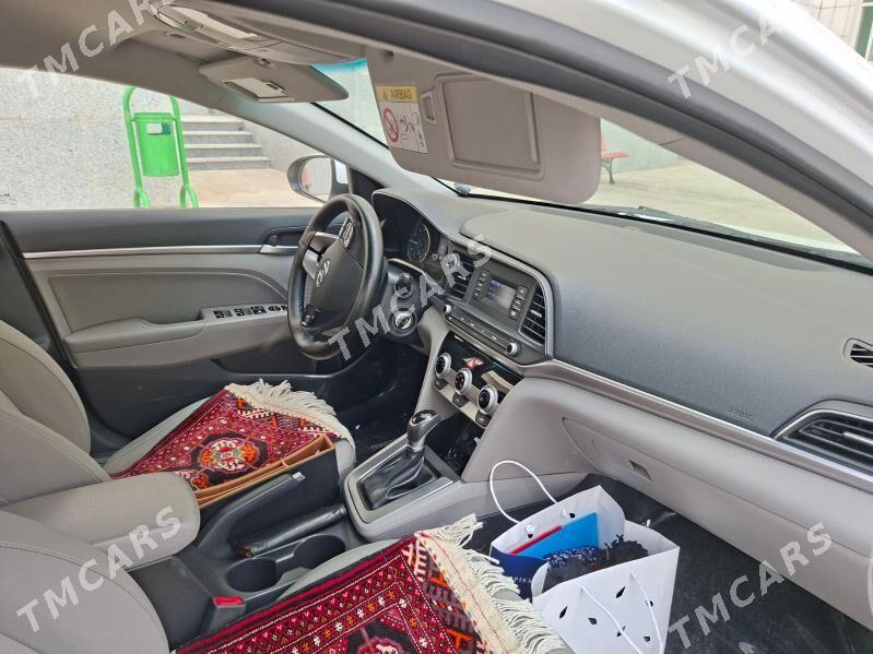 Hyundai Elantra 2019 - 199 000 TMT - Гуртли - img 6