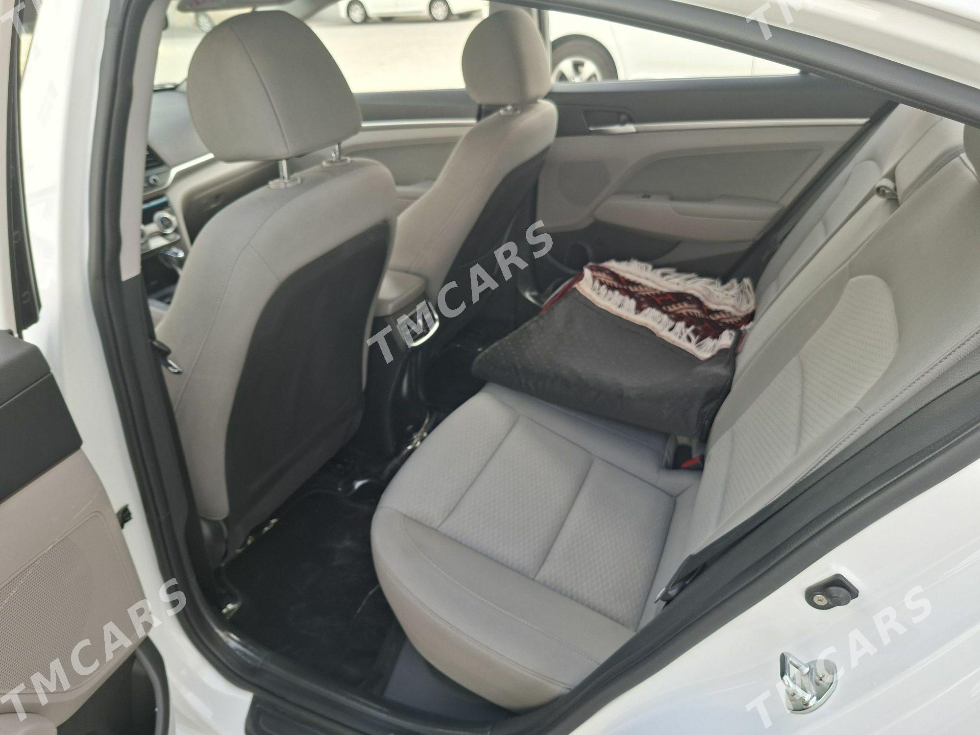 Hyundai Elantra 2019 - 199 000 TMT - Гуртли - img 5