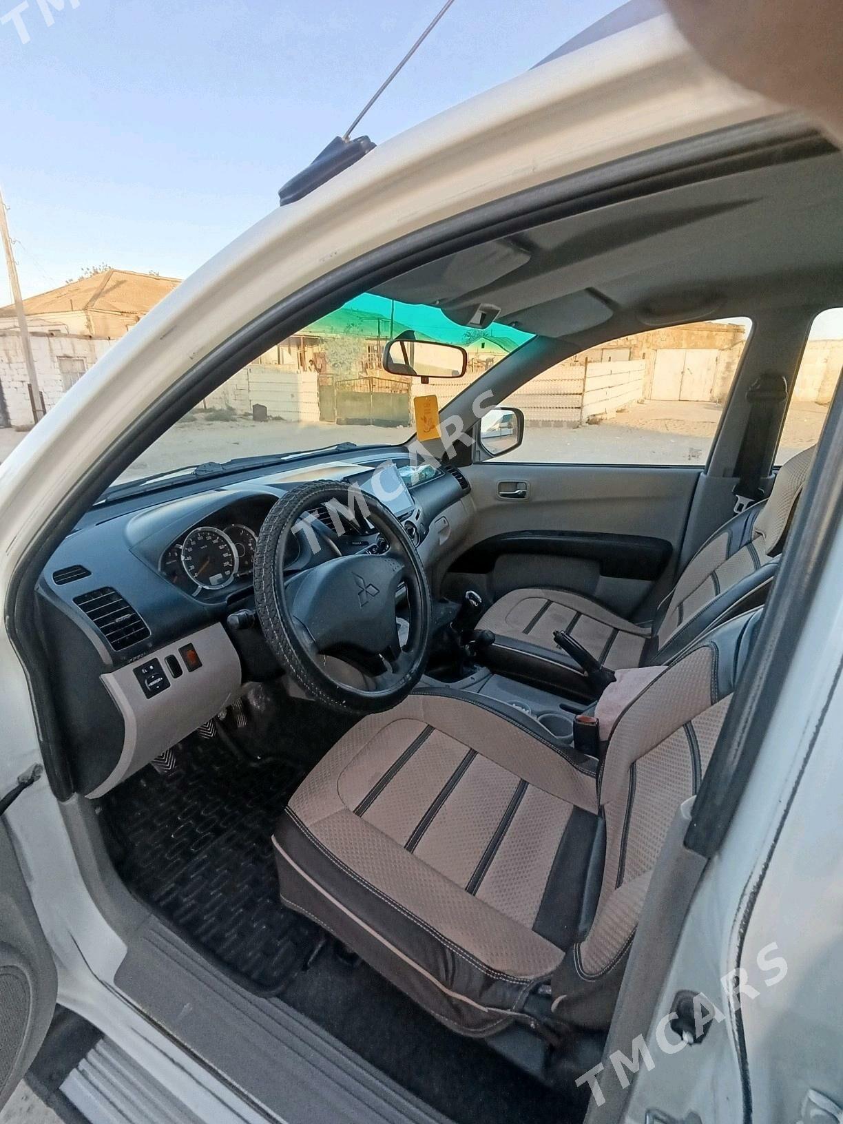 Mitsubishi L200 2010 - 160 000 TMT - Карабогаз - img 5
