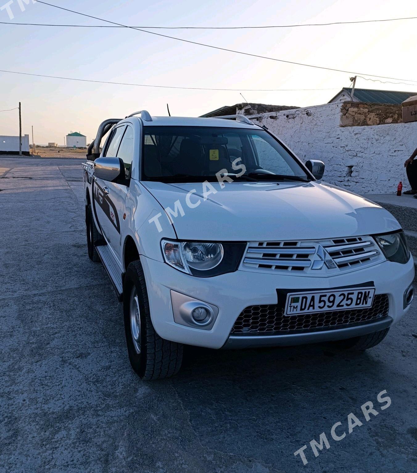 Mitsubishi L200 2010 - 160 000 TMT - Карабогаз - img 7