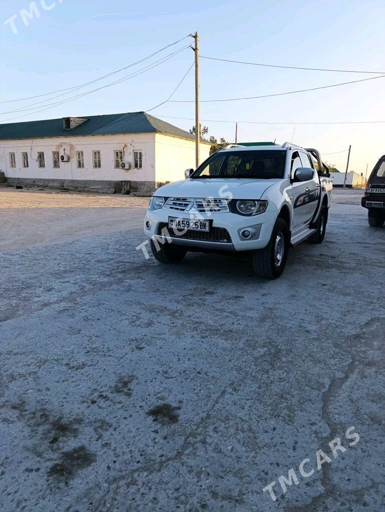 Mitsubishi L200 2010 - 160 000 TMT - Карабогаз - img 9
