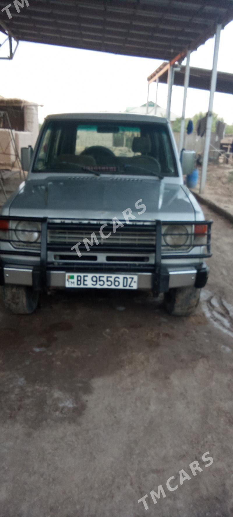 Mitsubishi Pajero 1988 - 50 000 TMT - Gurbansoltan Eje - img 3